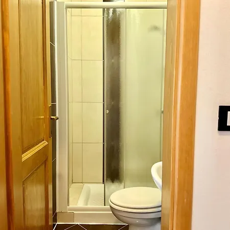 Kelly's Hotel