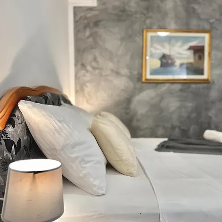 Готель Kelly's