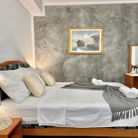 Kelly's Отель 3*