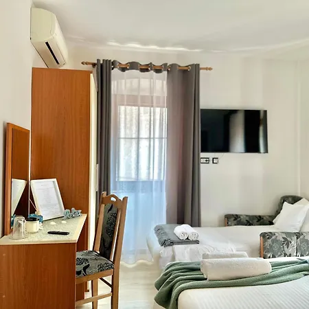 Готель Kelly's 3*