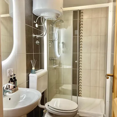 Kelly's Hotel 3*